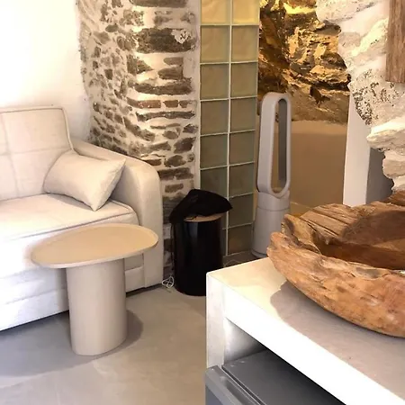 Ola Cave Dryopida Kythnos