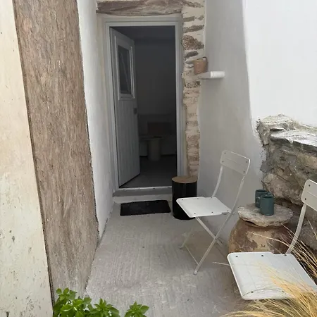 Ola Cave Dryopida Kythnos Dhriopis