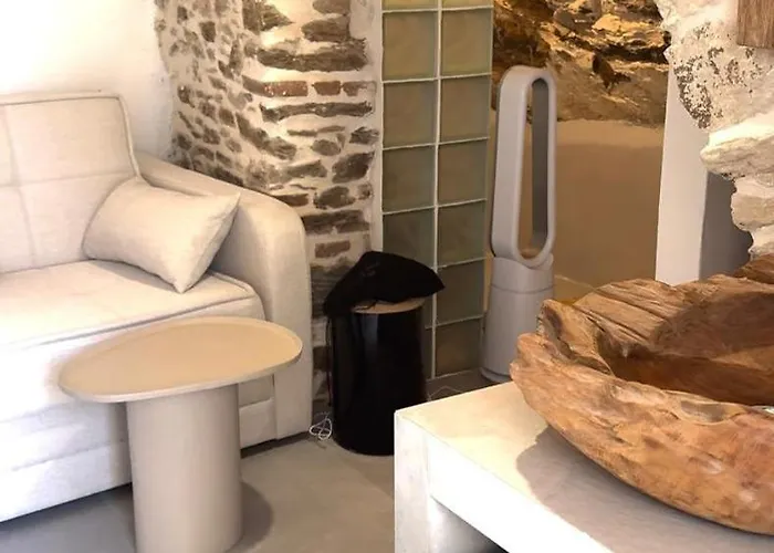 Ola Cave Dryopida Kythnos