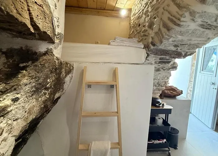 Ola Cave Dryopida Kythnos